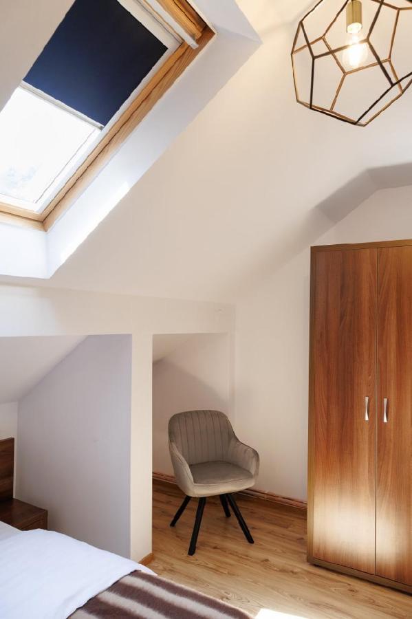La Coltul Castelului Bran Boutique Hotel Luaran gambar
