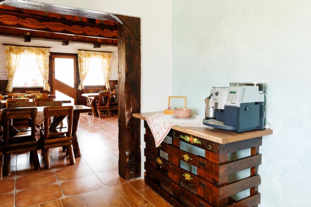La Coltul Castelului Bran Boutique Hotel Luaran gambar
