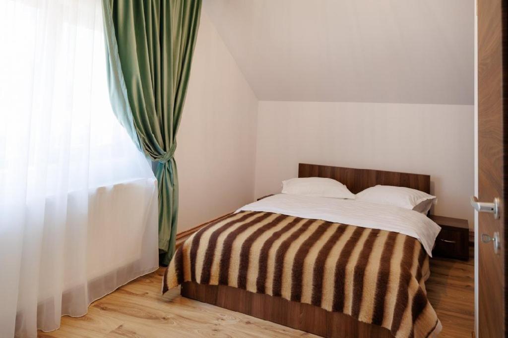 La Coltul Castelului Bran Boutique Hotel Luaran gambar